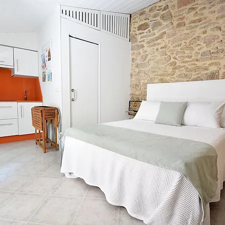 Casita De Piedra En El Centro De * Cambados